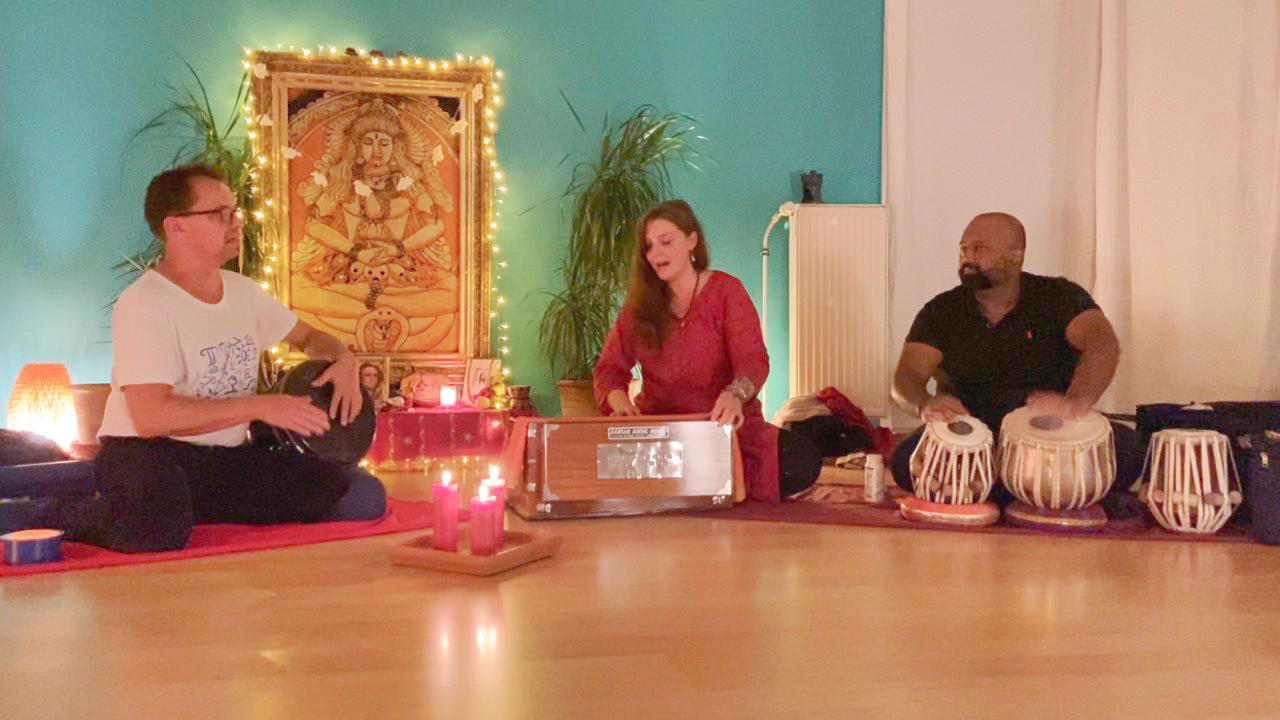 Kirtan – Chants of Joy